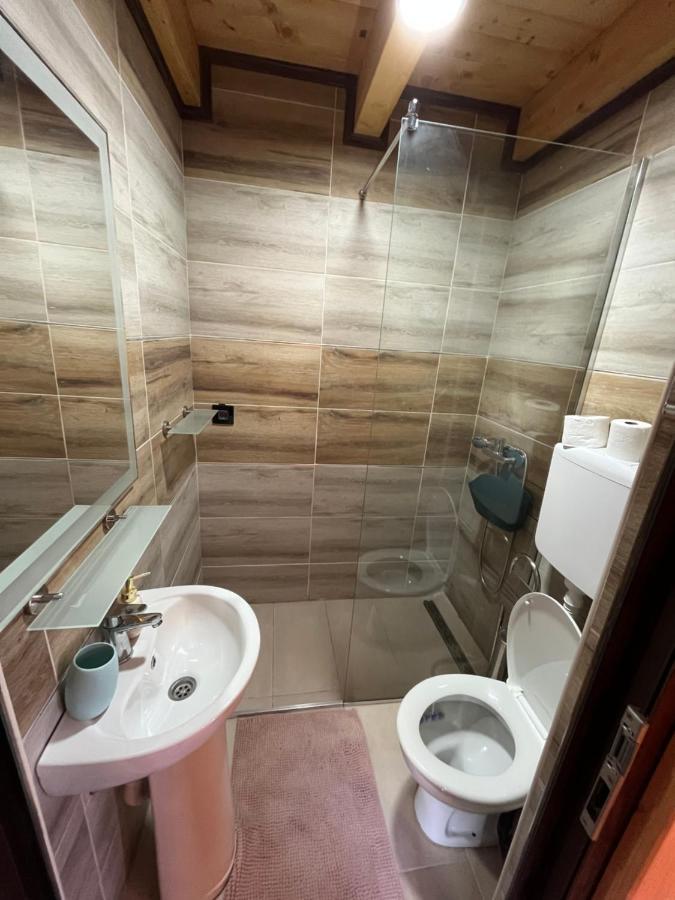 Apartmani Joka I Drvene Kucice Rednek Kültér fotó